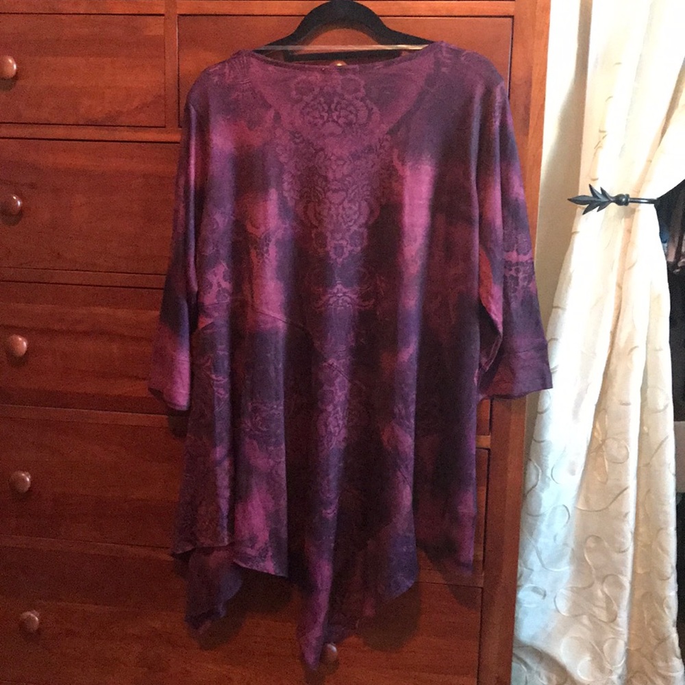 Live and let live 2X asymmetric tunic - Picture 2 of 6